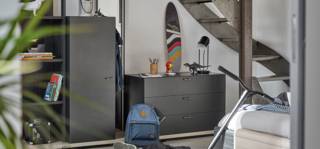 Comment aménager une petite chambre ado sous pente ? meubles gautier
